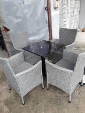 Cần thanh lý bàn ghế cafe nhựa giả mây Diana hàng xuất khẩu tồn kho