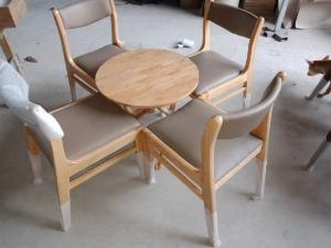 Những mẫu bàn ghế gỗ Cafe đẹp và bền tốt