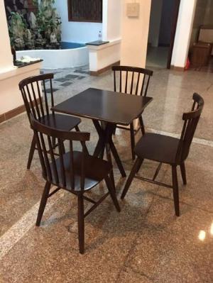 Bàn ghế gỗ sơn màu giá rẻ