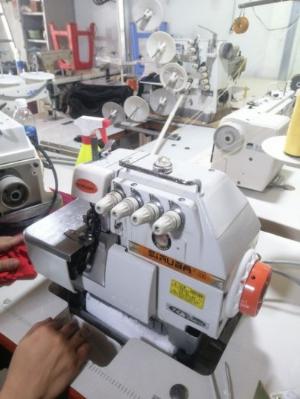 Cần thanh lý nhanh máy vắt sổ 2 kim 4 chỉ siruba chữ đúc liền trục giá rẻ