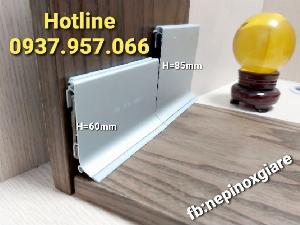 Phào nẹp chân tường kim loại