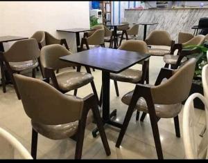 Bàn ghế chữ A bọc nệm cafe giá rẻ bán trực tiếp tại nơi sản xuất
