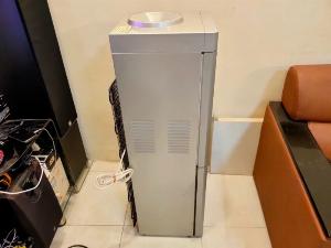 Máy uống nước nóng lạnh Sanaky VH-31HP .