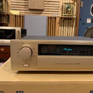 Accuphase C-2120
