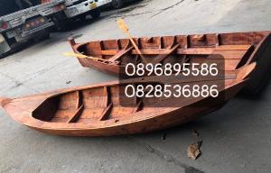 Thuyền 3 lá, thuyền gỗ tam bản trưng bày, chụp ảnh