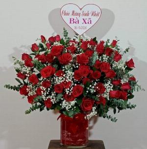 Bình hoa hồng đỏ chúc mừng sinh nhật vợ - LDNK71