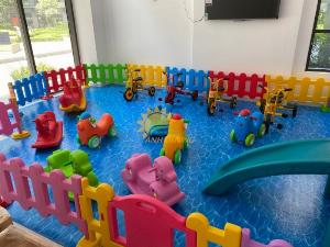 Chuyên sỉ - lẻ xe chòi chân hình thú dành cho trẻ em mầm non giá TỐT
