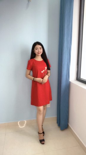 Đầm suông màu đỏ thêu bông hoa trẻ trung D5.2