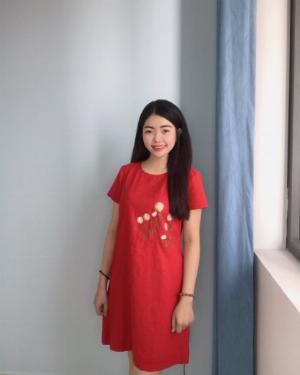 Đầm suông màu đỏ thêu bông hoa trẻ trung D5.2