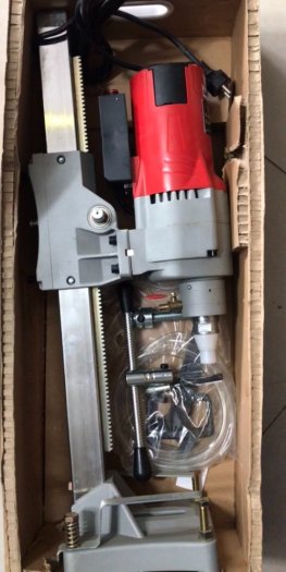 Khoan trục đứng rút lõi cắt sắt trong bê tông 205mm