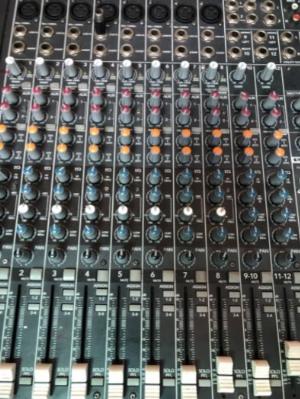 Bán mixer bàn MACKIE cfx12mkii