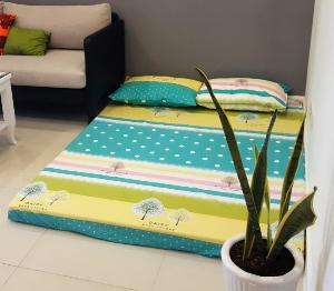 Nệm gòn ép Hàn Quốc 1m4 x 2m x 7cm gấp ba, còn mới