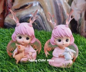 04 mẫu Thiên Thần ngồi ôm thú cưng