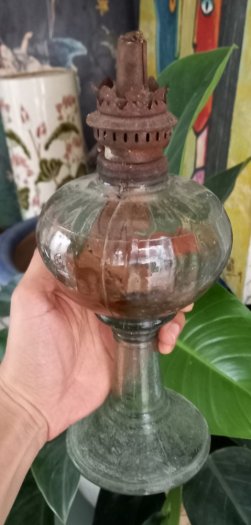 Đèn dầu dáng trái bí xưa lành đẹp