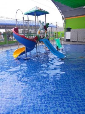 Sản xuất cầu trượt trẻ em nhựa composite