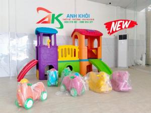 Cầu trượt mini em bé