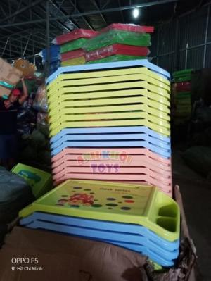 Bàn nhựa trẻ em