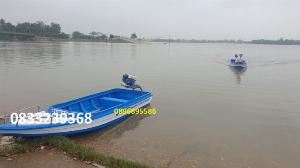Thuyền composite chở 4-6 người