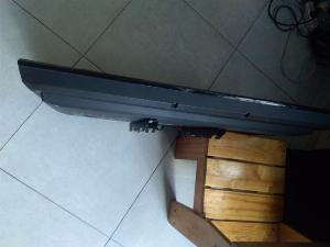 Tivi Toshiba 32PB1V màn hình sáng đẹp nét