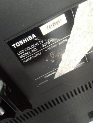 Tivi Toshiba 32PB1V màn hình sáng đẹp nét