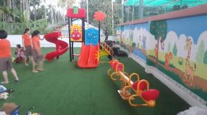 Bập bênh lò xo trẻ em 4 chỗ ngồi
