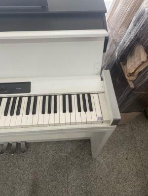 Đàn Piano điện Korg LP 350 Trắng