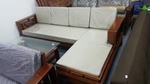 Mẫu sofa gỗ hiện đại cho phòng khách thêm sang trọng hơn