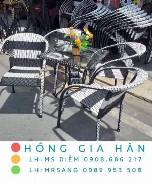 Bộ bàn ghế mây nhựa Hồng Gia Hân BGM10