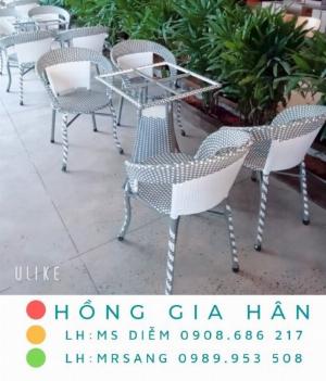 Bộ bàn ghế mây nhựa Hồng Gia Hân BGM18