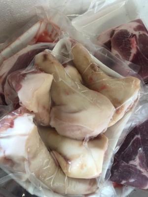 Đuôi heo đông lạnh túi 1kg- ship từ 5kg