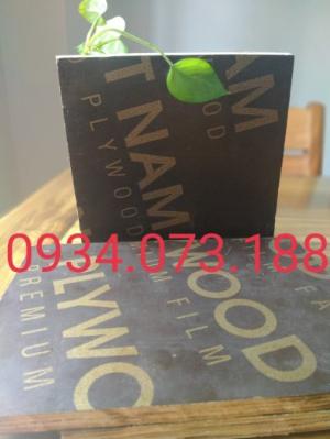 Ván ép cốp pha phủ phim giá rẻ cho các công trình xây dựng