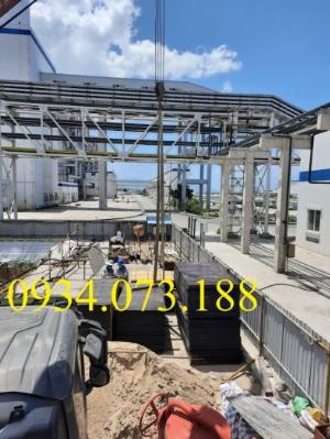 Ván ép cốp pha phủ phim giá rẻ cho các công trình xây dựng