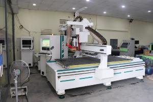 Máy CNC Trung Tâm K8 - Phục vụ cho cắt khắc ngành quản cáo
