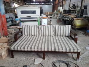 Sofa giường gỗ kéo sang trọng cho phòng khách tại Dĩ An, Bình Dương
