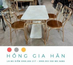 Bộ bàn ghế sắt nghệ thuật Hồng Gia Hân BGS19