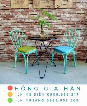 Bộ bàn ghế sắt nghệ thuạt Hồng Gia Hân BGS16