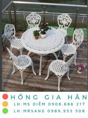Bộ bàn ghế sắt nghệ thuật Hồng Gia Hân BGS12