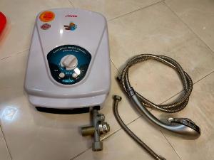 Máy tắm nước nóng trực tiếp có bơm & không bơm .