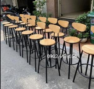 Ghế bar gỗ chân sắt sơn tĩnh điện