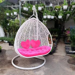 Xích đu đôi trắng đan rối nệm nhiều màu