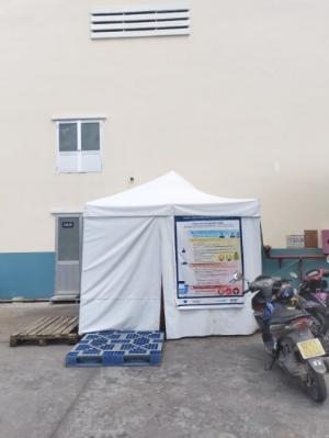 Nhà bạt kích thước 3m x 3m ( còn gọi là lều xếp di động), khung dày chắc chắn (có nhận may quây xung quanh lều)