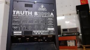 Siêu sub điện BEHRINGGER TRUTH B2092A