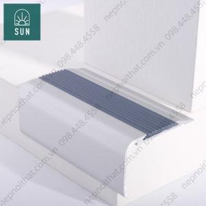 NẸP CHỐNG TRƯỢT BẬC CẦU THANG - NẸP MŨI BẬC CẦU THANG - NẸP NHÔM- NẸP INOX