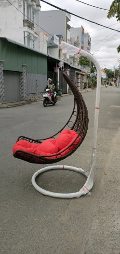 Xích đu giả mây hình lưỡi liềm