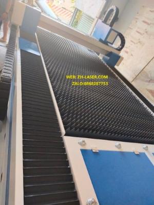 Máy cắt laser fiber cnc kim loại YH3015