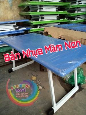 BÀN NHỰA MÂM NON CHÂN SẮT SƠN TĨNH ĐIỆN GẬP LẠI ĐƯỢC