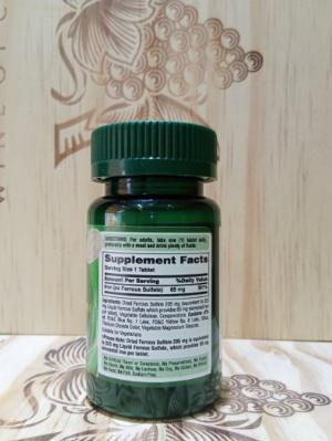 IRON FERROUS SULFATE 100 TABLETS bổ sung sắt, hỗ trợ liệu pháp điều trị thiếu máu do thiếu sắt.