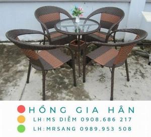 Bàn ghế nhựa giả mây hiện đại Hồng Gia Hân M018