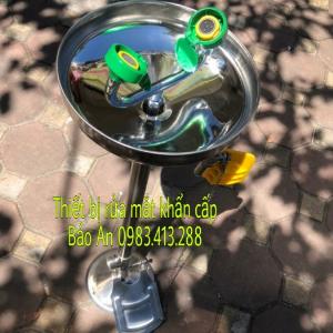 Bồn rửa mắt khẩn cấp đứng có chân đạp inox SUS dày