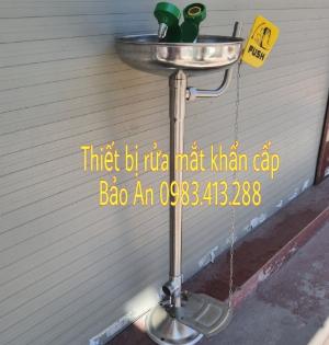 Chậu rửa mắt khẩn cấp đứng